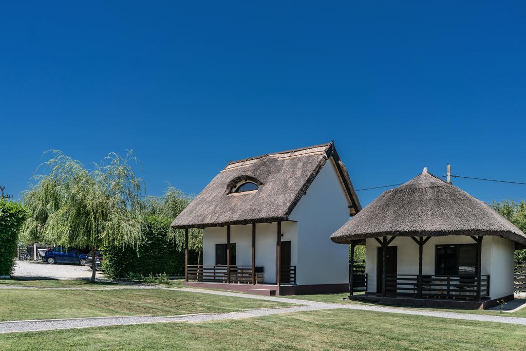 Casa Patru Anotimpuri Hotel Dunavăţu de Jos Bagian luar foto