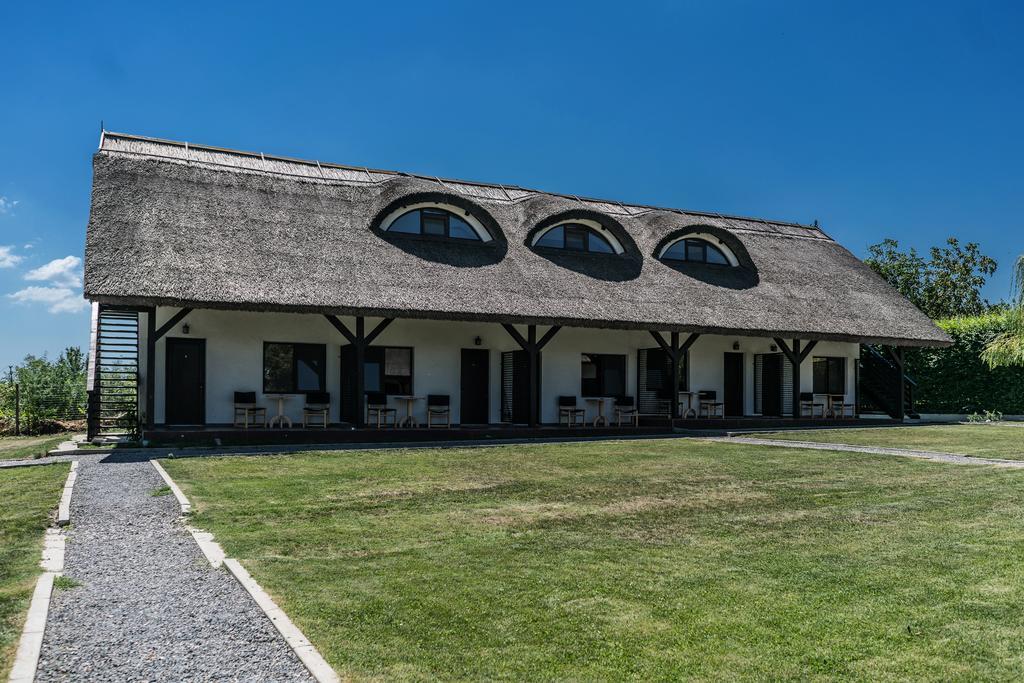 Casa Patru Anotimpuri Hotel Dunavăţu de Jos Bagian luar foto