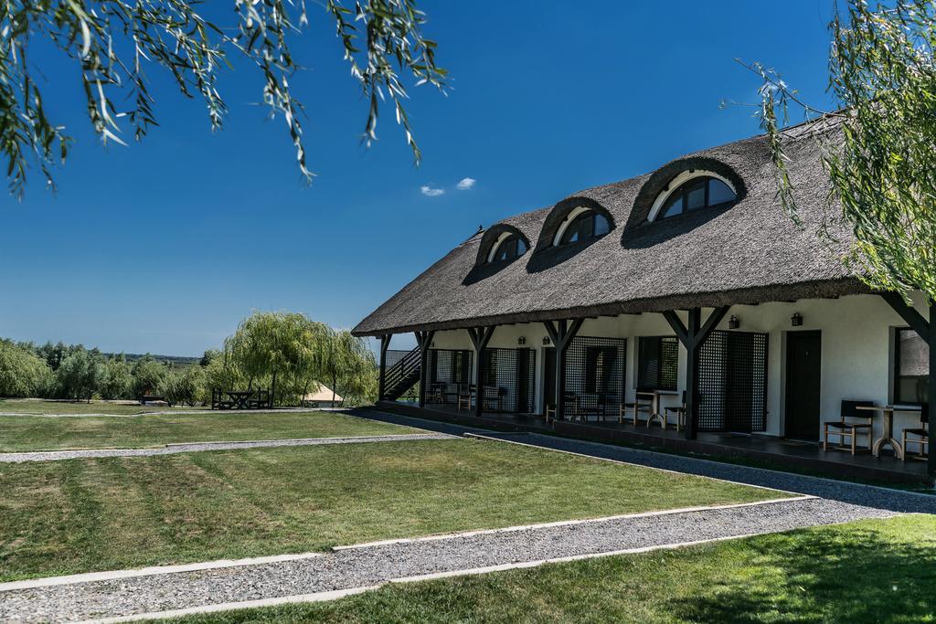 Casa Patru Anotimpuri Hotel Dunavăţu de Jos Bagian luar foto